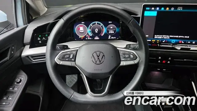 Volkswagen Golf 2025 — Photo 12/20
