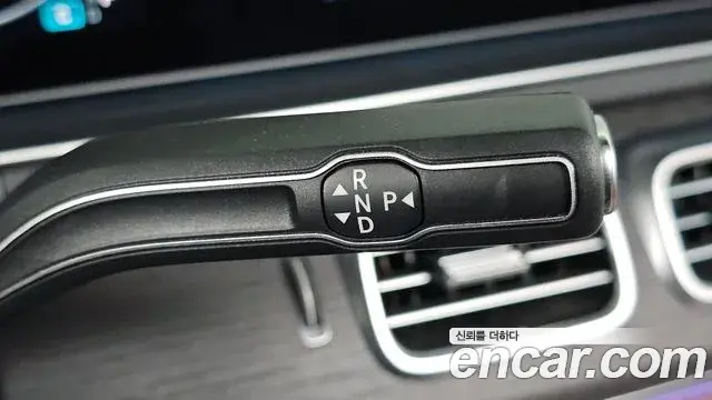Mercedes-Benz GLE-Class 2024 — Photo 9/20