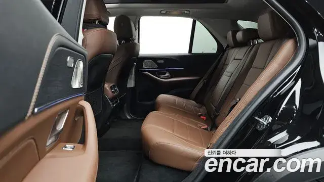 Mercedes-Benz GLE-Class 2024 — Photo 11/20