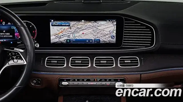 Mercedes-Benz GLE-Class 2024 — Photo 14/20