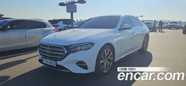 Mercedes-Benz E-Class 2024 — Photo 1/20