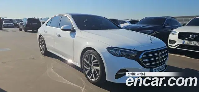 Mercedes-Benz E-Class 2024 — Photo 2/20