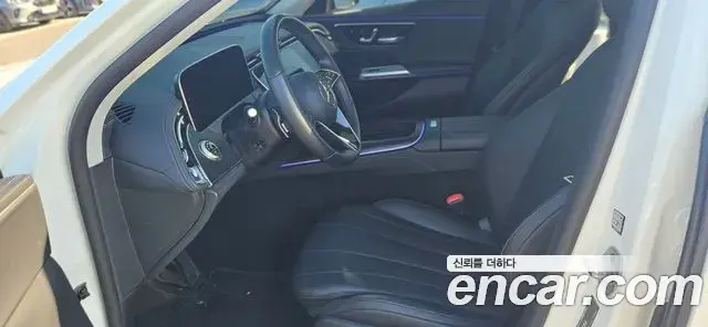 Mercedes-Benz E-Class 2024 — Photo 6/20