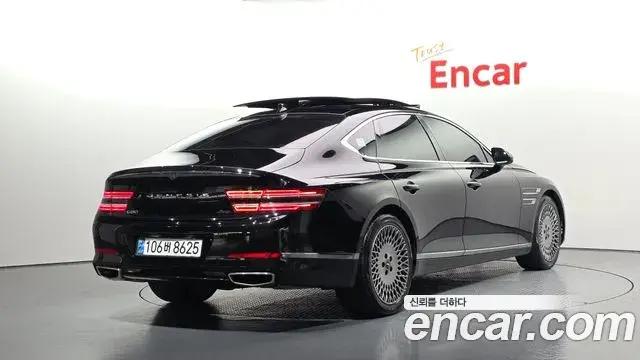 Genesis Electrified G80 2022 — Photo 2/20