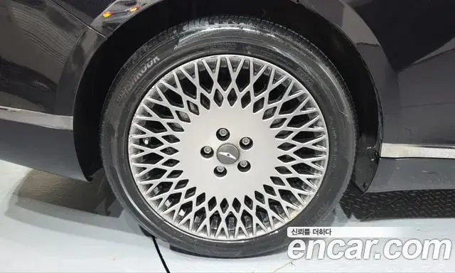 Genesis Electrified G80 2022 — Photo 5/20