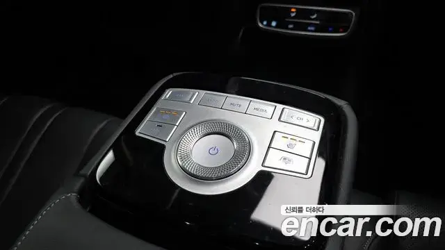 Genesis Electrified G80 2022 — Photo 19/20