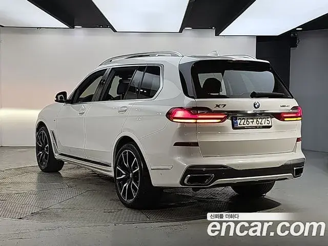 BMW X7 2021 — Photo 2/20