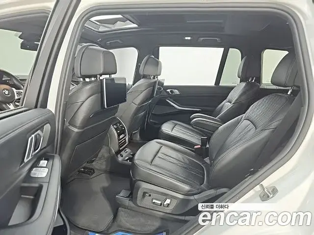 BMW X7 2021 — Photo 10/20
