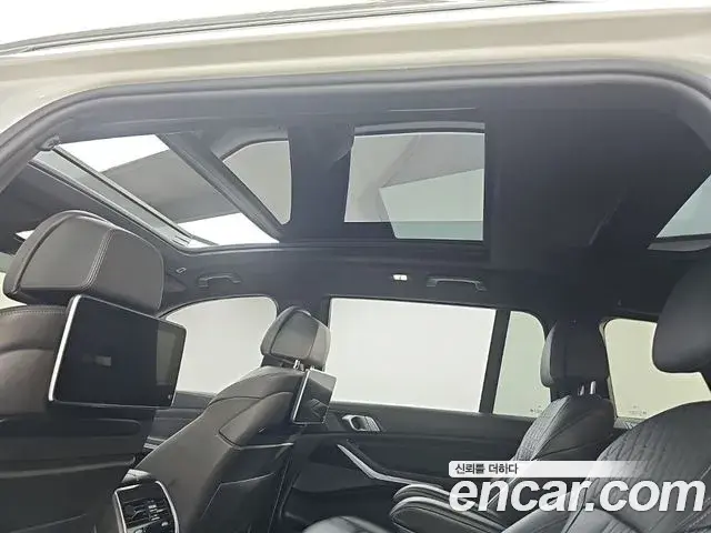 BMW X7 2021 — Photo 11/20