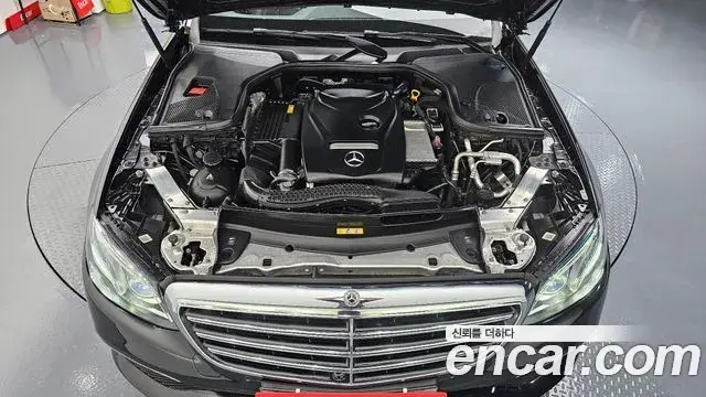 Mercedes-Benz E-Class 2018 — Şəkil 14/20