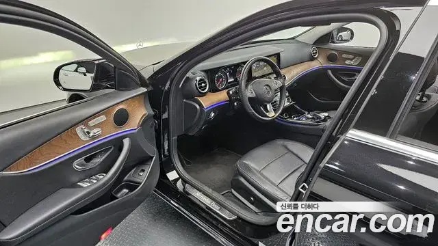 Mercedes-Benz E-Class 2018 — Şəkil 12/20
