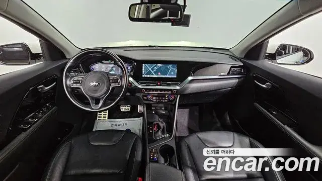 Kia Niro 2020 — ფოტო 11/20