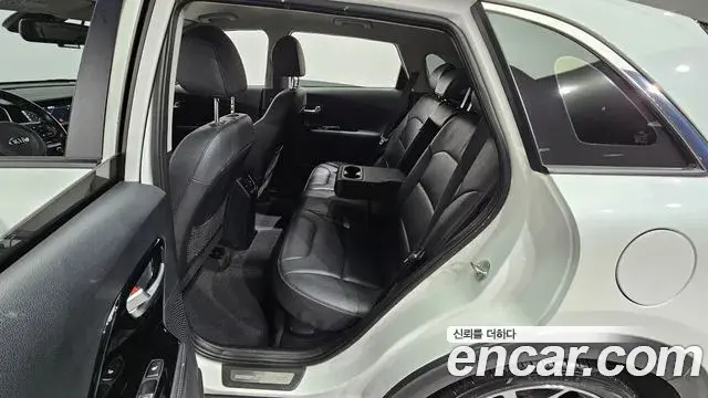 Kia Niro 2020 — ფოტო 10/20