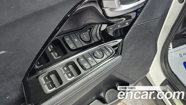 Kia Niro 2020 — ფოტო 4/20