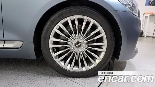 Kia The K9 2019 — Photo 18/20
