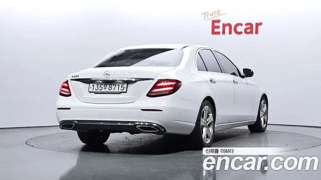 Mercedes-Benz E-Class 2018 — ფოტო 3/20