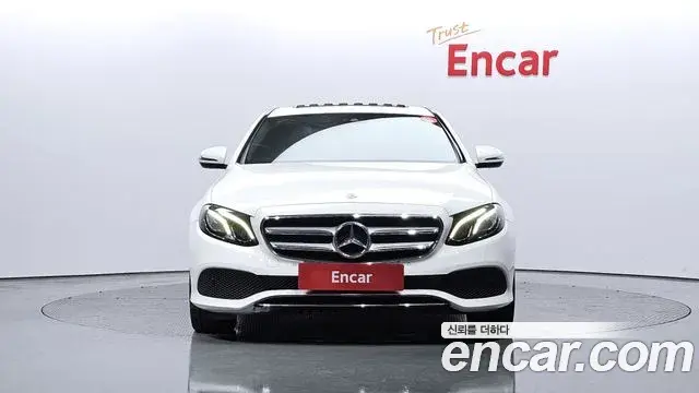 Mercedes-Benz E-Class 2018 — ფოტო 7/20