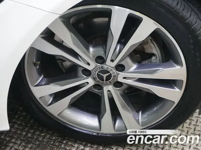 Mercedes-Benz C-Class 2018 — Photo 3/20