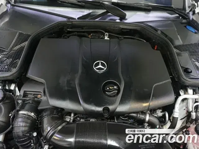 Mercedes-Benz C-Class 2018 — Photo 14/20