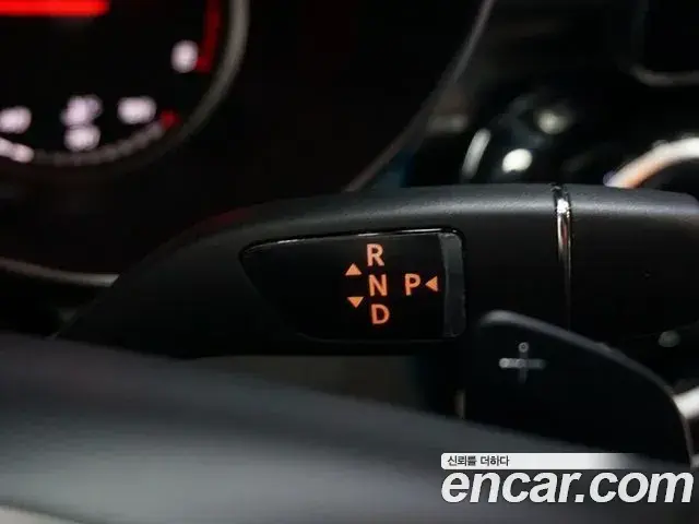 Mercedes-Benz C-Class 2018 — Photo 6/20