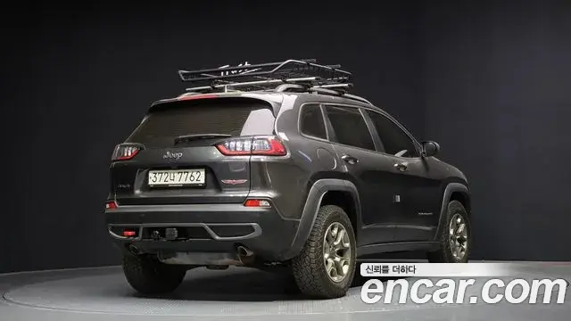 Jeep Cherokee 2020 — Photo 17/20