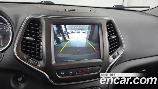 Jeep Cherokee 2020 — Photo 9/20