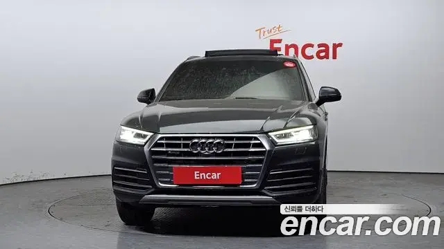 Audi Q5 2020 — ფოტო 7/20