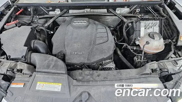 Audi Q5 2020 — ფოტო 18/20
