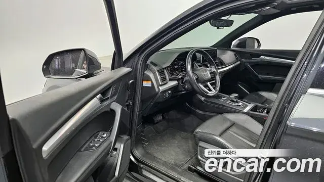 Audi Q5 2020 — ფოტო 17/20
