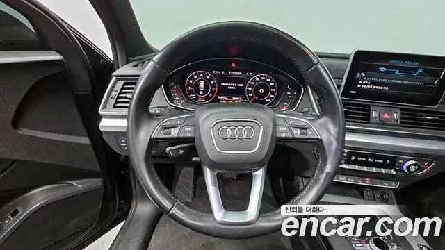 Audi Q5 2020 — ფოტო 14/20