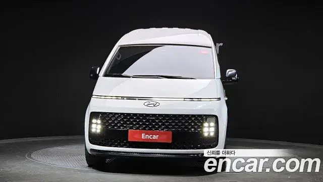 Hyundai Staria 2023 — ფოტო 9/20