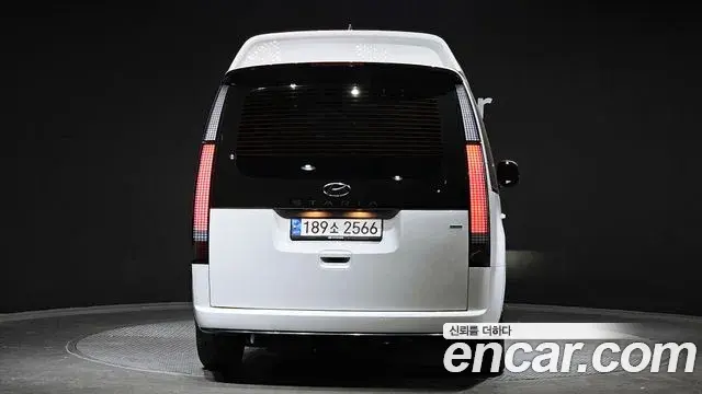 Hyundai Staria 2023 — ფოტო 14/20
