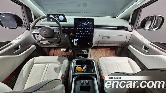 Hyundai Staria 2023 — ფოტო 3/20