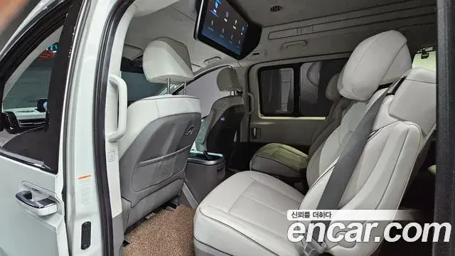 Hyundai Staria 2023 — ფოტო 1/20