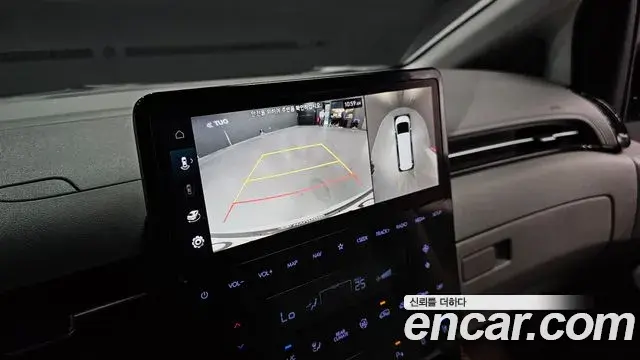 Hyundai Staria 2023 — ფოტო 13/20
