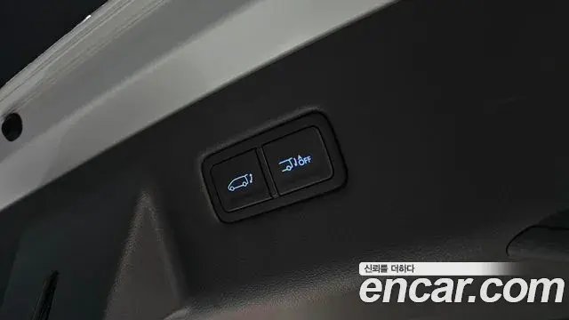 Hyundai Staria 2023 — ფოტო 4/20
