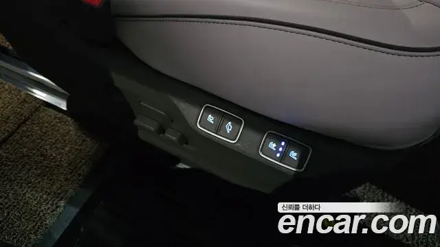 Hyundai Staria 2023 — ფოტო 8/20