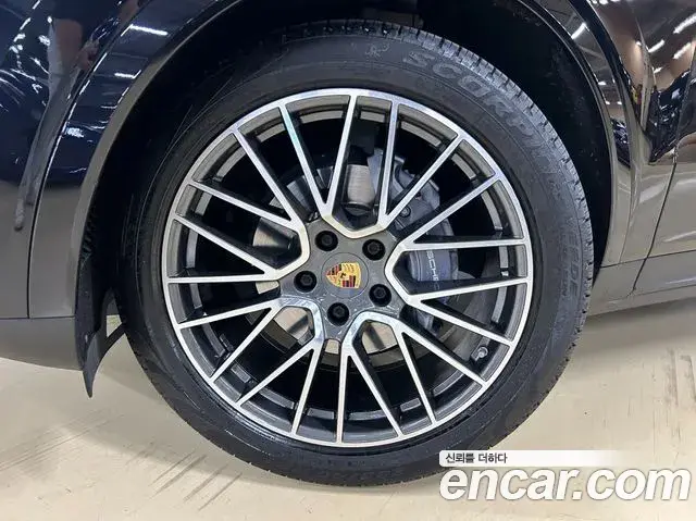 Porsche Cayenne 2021 — Şəkil 9/18