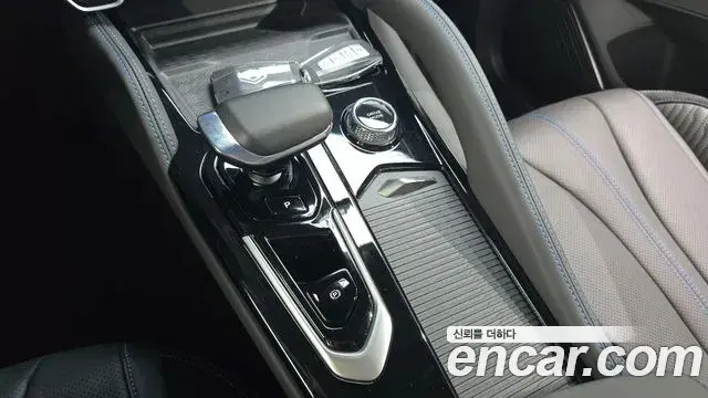 Renault Samsung Grand Koleos 2024 — ფოტო 13/20