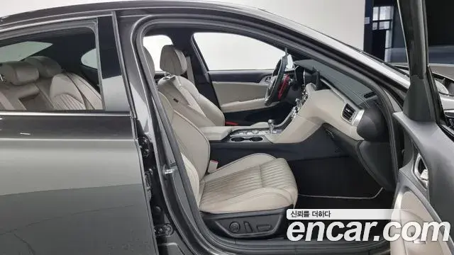 Genesis G70 2022 — Photo 12/20
