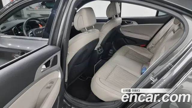 Genesis G70 2022 — Photo 18/20