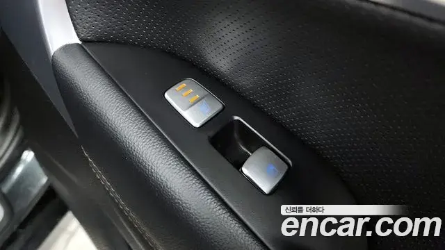 Genesis G70 2020 — ფოტო 17/20