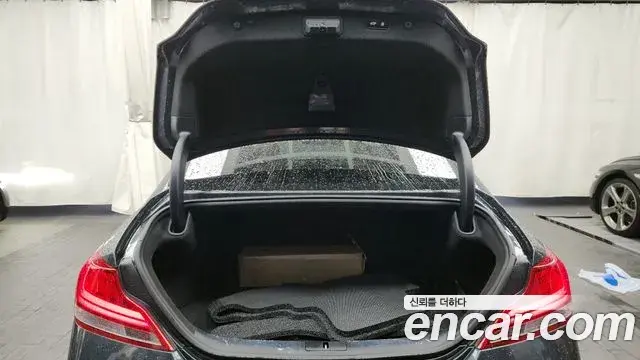 Genesis G70 2020 — ფოტო 18/20