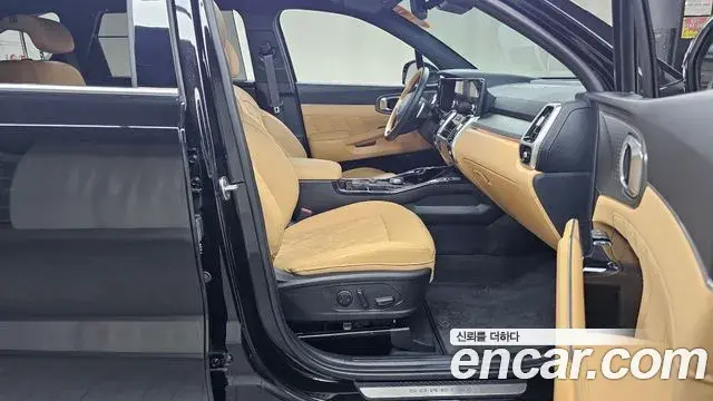 Kia Sorento 2023 — ფოტო 5/20