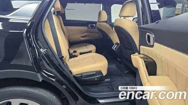 Kia Sorento 2023 — ფოტო 14/20