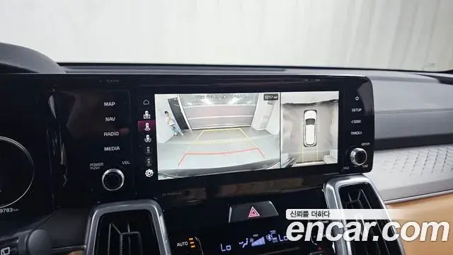 Kia Sorento 2023 — ფოტო 8/20