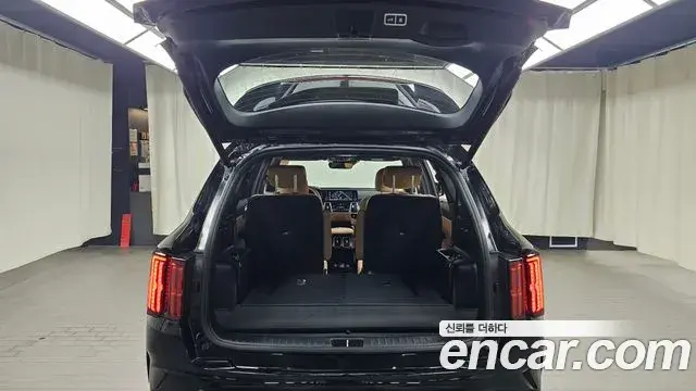 Kia Sorento 2023 — ფოტო 11/20