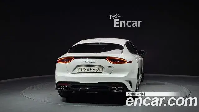 Kia Stinger 2020 — ფოტო 1/20
