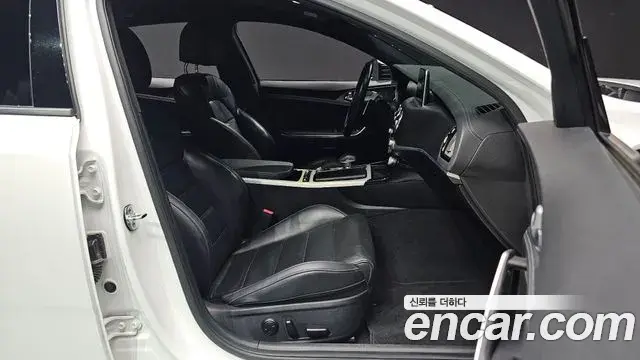 Kia Stinger 2020 — ფოტო 6/20