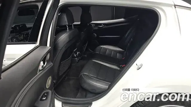 Kia Stinger 2020 — ფოტო 2/20